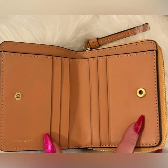 Tory Burch McGraw Color block Leather Bifold Wallet NWOT ⚜️ - Picture 2 of 6